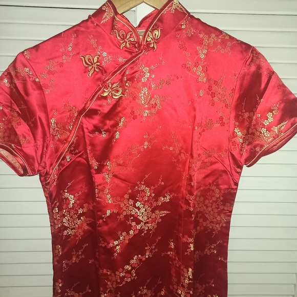 Traditional Chinese Dress - Picture 3 of 3